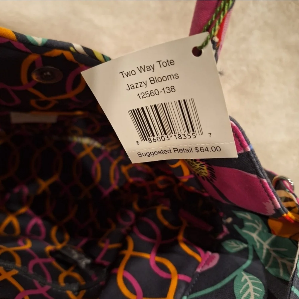 NWT Vera Bradley Two Way Tote & Wristlet Set - Picture 6 of 7